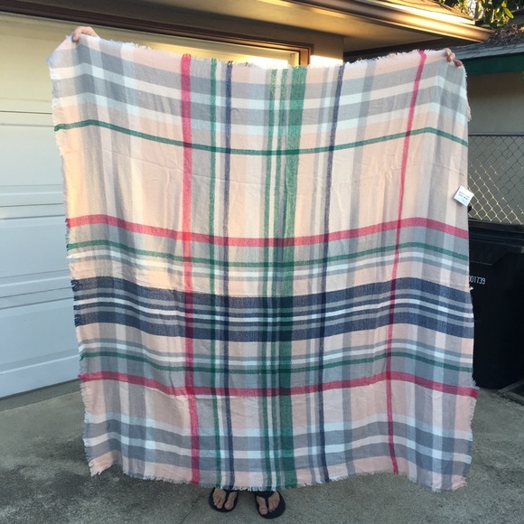 🎉10XHP🎉 Light pink plaid scarf - Picture 2 of 4